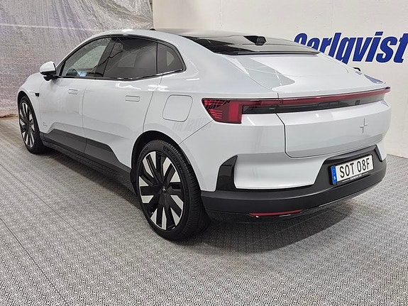 Polestar 4 5 of 13