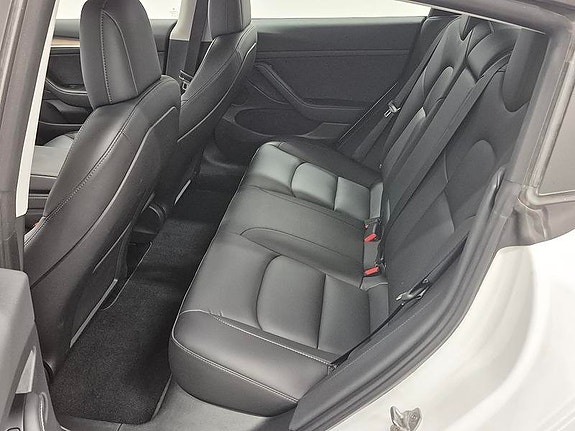 Tesla Model 3 6 of 11