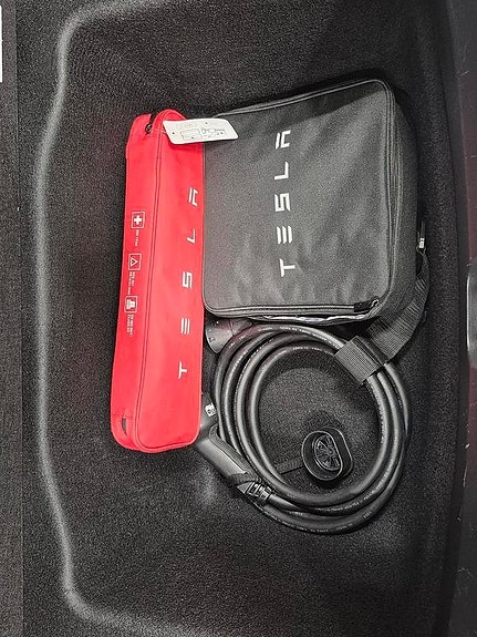 Tesla Model 3 10 of 11