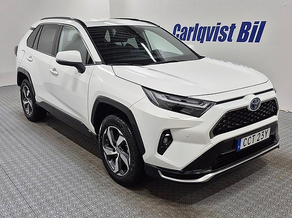 Toyota RAV4 3 of 11