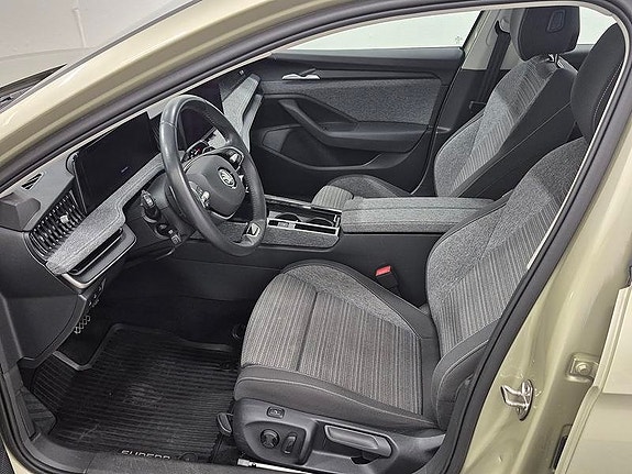 Skoda Superb 2 of 12