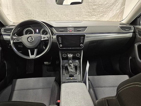 Skoda Superb 6 of 11