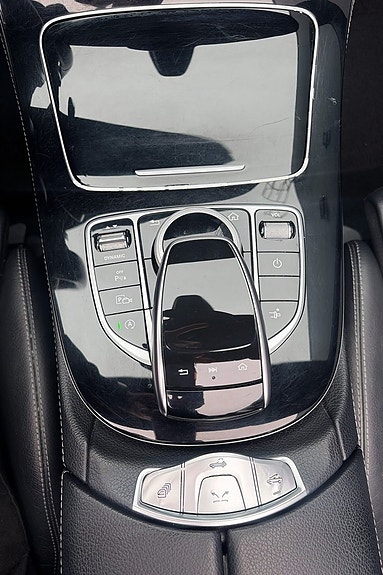 Mercedes-Benz E200 15 of 19