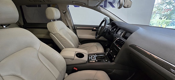 Audi Q7 7 of 14