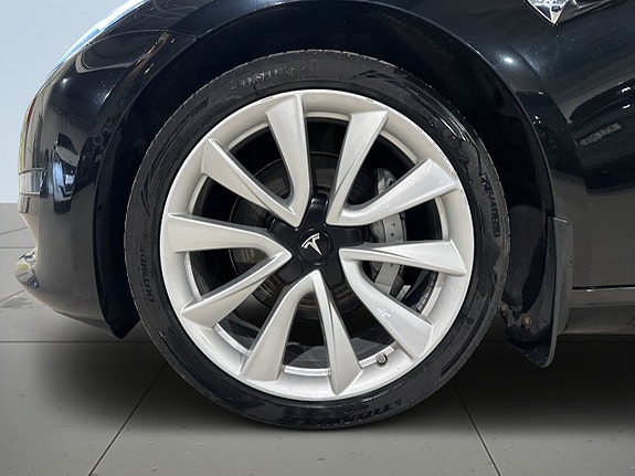 Tesla Model 3 14 of 24