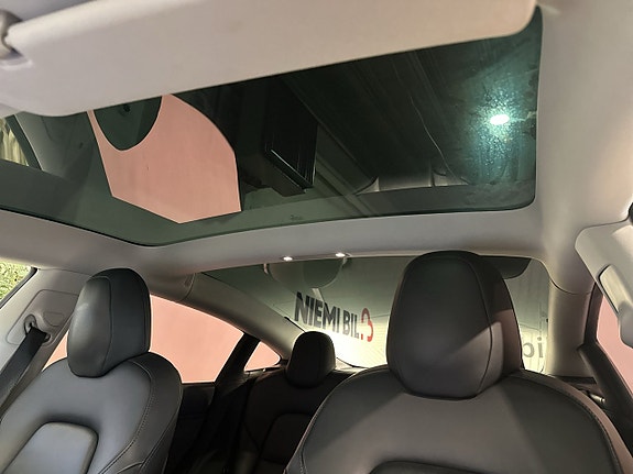 Tesla Model 3 17 of 24