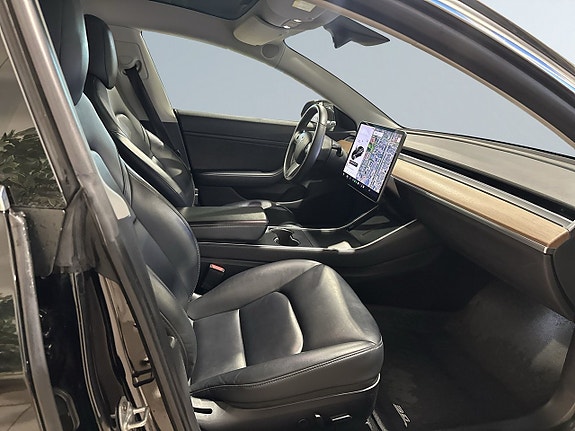 Tesla Model 3 10 of 24