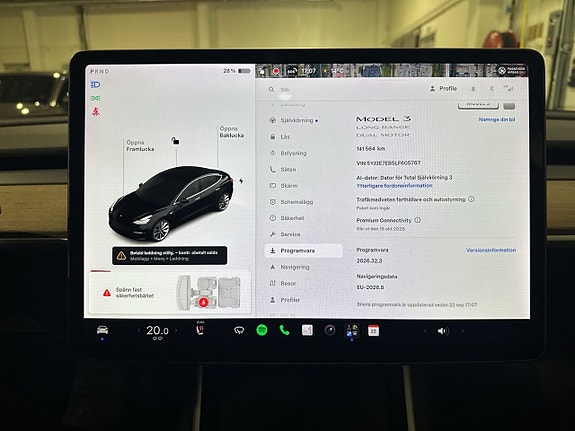 Tesla Model 3 20 of 24