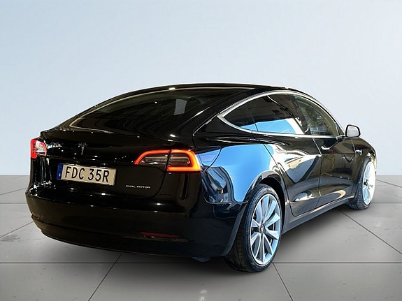 Tesla Model 3 6 of 24