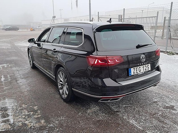 Volkswagen Passat 4 of 7