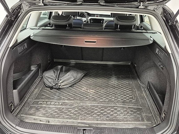 Volkswagen Passat 11 of 11