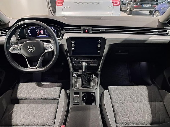 Volkswagen Passat 4 of 7