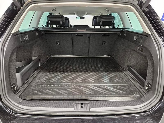 Volkswagen Passat Alltrack 10 of 10