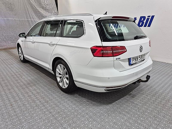 Volkswagen Passat 5 of 6