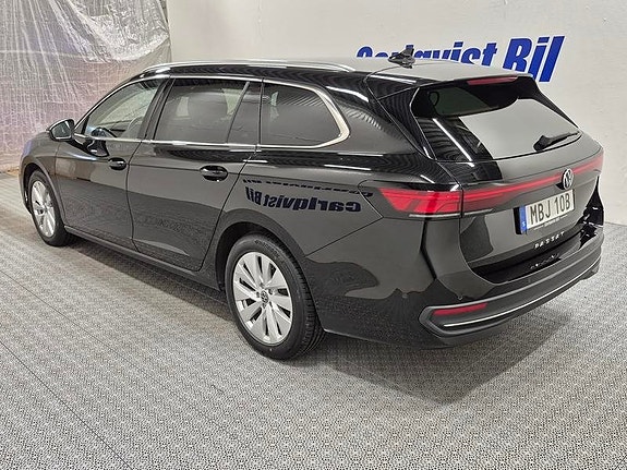 Volkswagen Passat 5 of 11