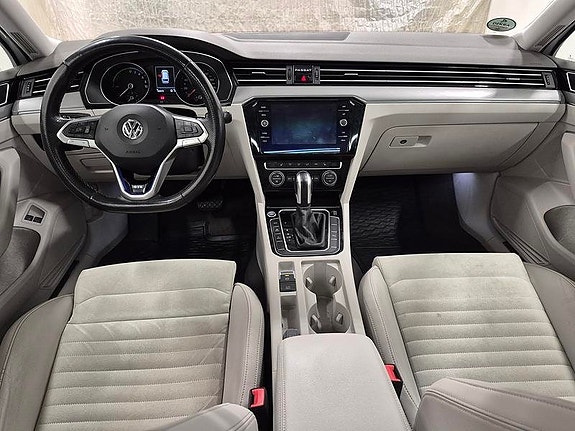 Volkswagen Passat 6 of 11