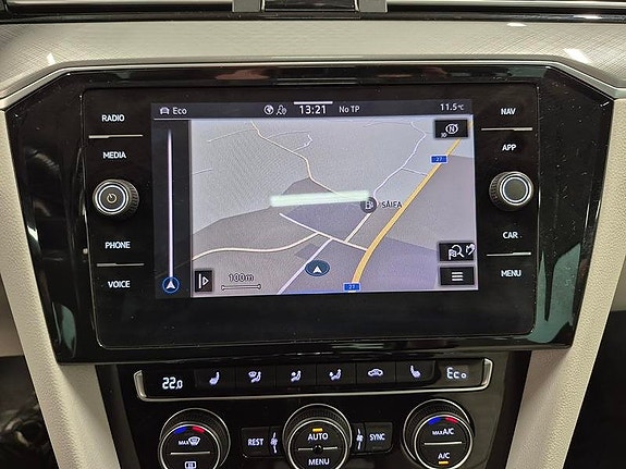 Volkswagen Passat 7 of 11