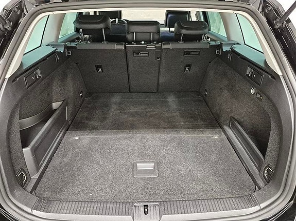 Volkswagen Passat Alltrack 11 of 11
