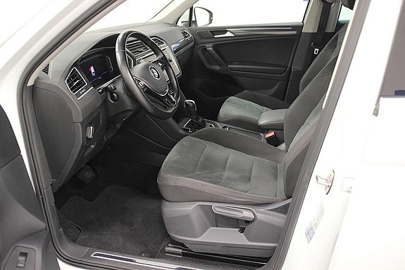 Volkswagen Tiguan 2 of 7