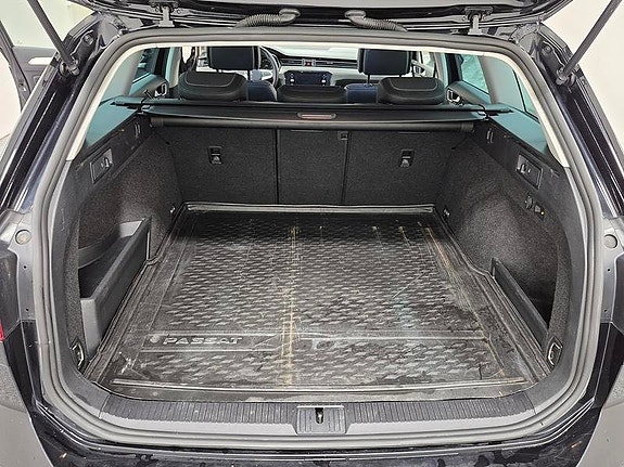 Volkswagen Passat Alltrack 11 of 11
