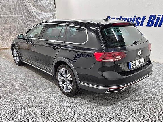 Volkswagen Passat Alltrack 5 of 11