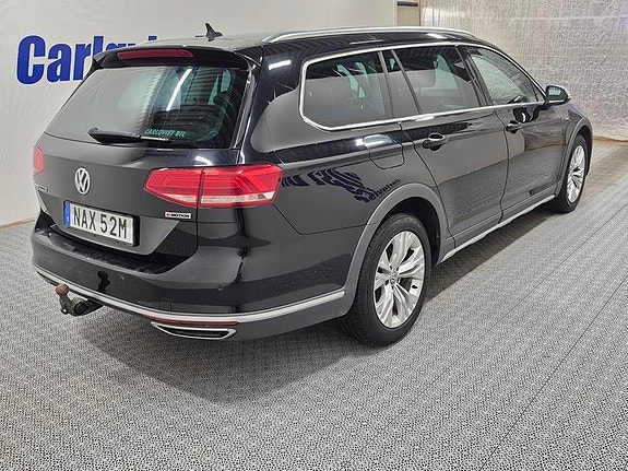 Volkswagen Passat Alltrack 4 of 11