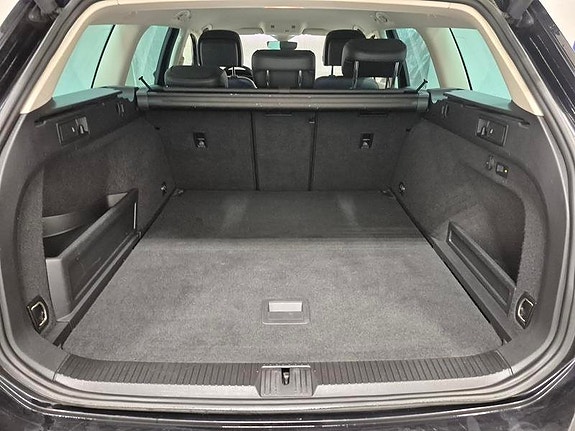 Volkswagen Passat Alltrack 11 of 11