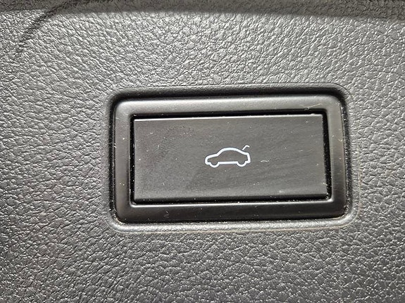 Volkswagen Passat Alltrack 10 of 11
