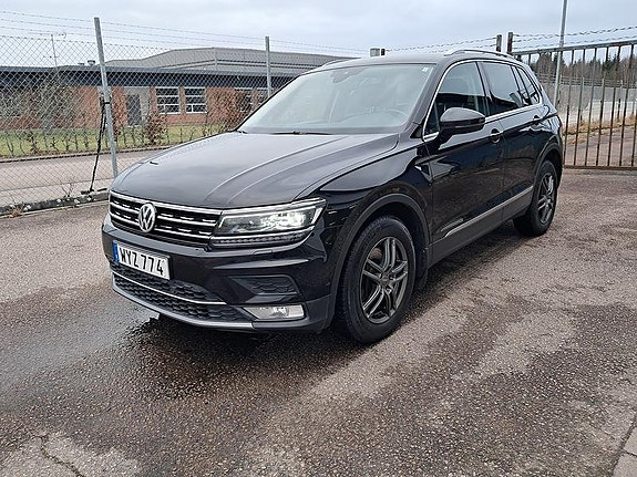 Volkswagen Tiguan 3 of 7