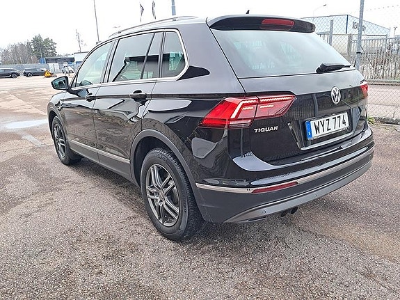 Volkswagen Tiguan 4 of 7