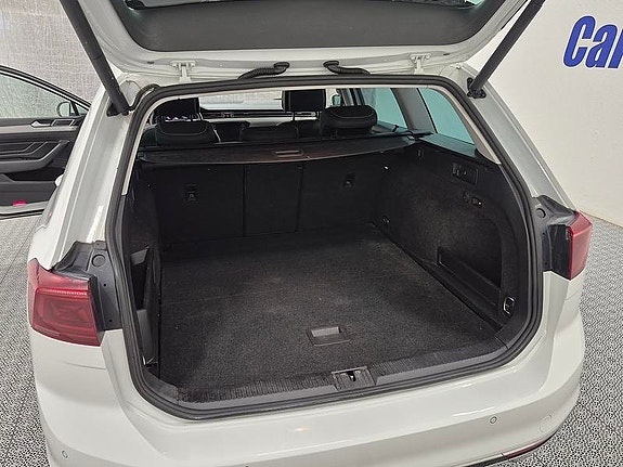 Volkswagen Passat 9 of 9