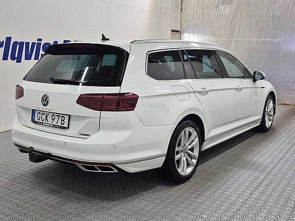 Volkswagen Passat 4 of 9