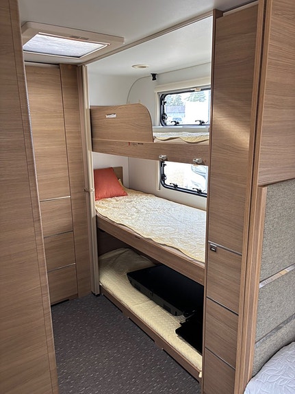 Adria Adora 753 UK barnkammare Alde Ac Mover Lufttält 8 of 13