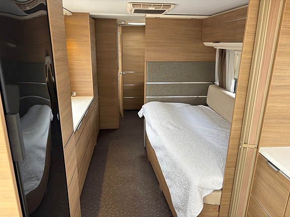 Adria Adora 753 UK barnkammare Alde Ac Mover Lufttält 7 of 13