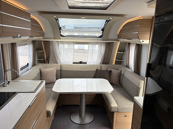Adria Adora 753 UK barnkammare Alde Ac Mover Lufttält 6 of 13