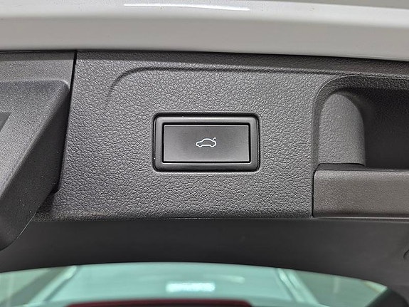 Volkswagen Passat 9 of 12