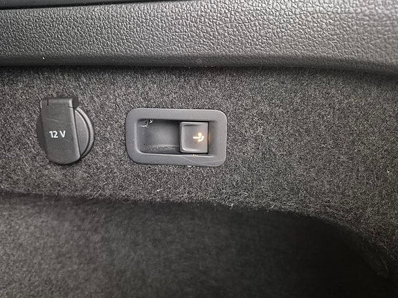 Volkswagen Passat 11 of 12