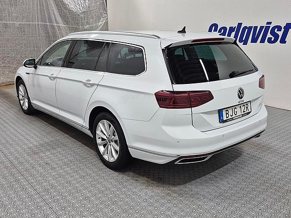 Volkswagen Passat 3 of 12