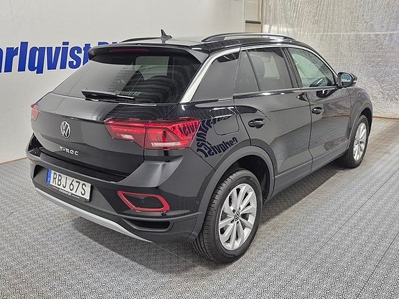 Volkswagen T-Roc 4 of 8