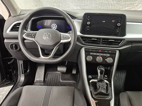 Volkswagen T-Roc 6 of 8
