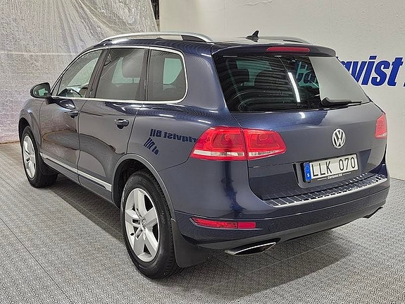 Volkswagen Touareg 3 of 7