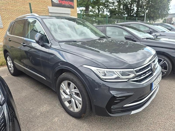 Volkswagen Tiguan 2 of 4