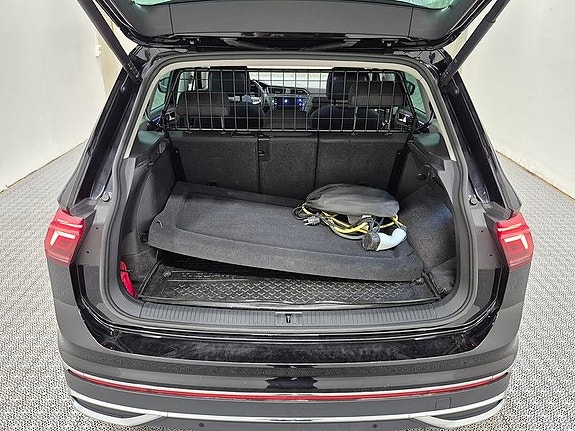 Volkswagen Tiguan 12 of 12