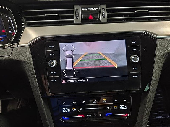 Volkswagen Passat 7 of 13