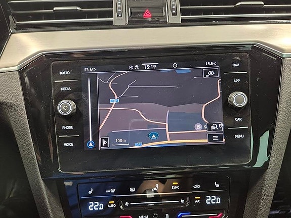 Volkswagen Passat 8 of 13
