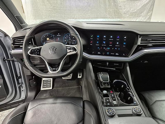 Volkswagen Touareg 6 of 13