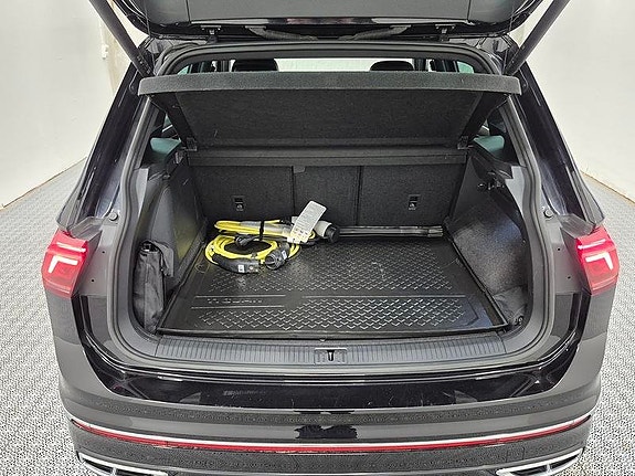 Volkswagen Tiguan 12 of 12