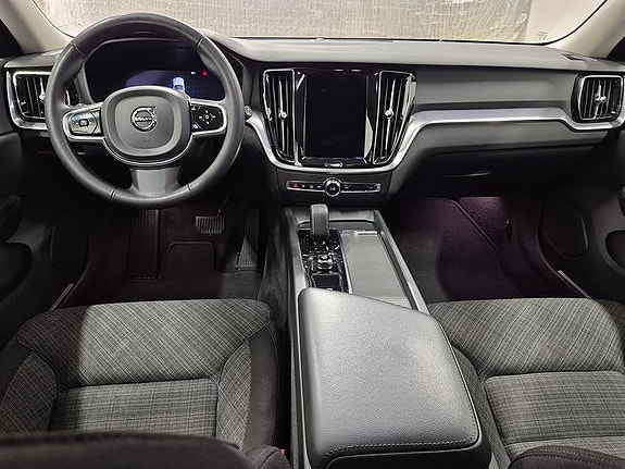 Volvo V60 Cross Country 6 of 11