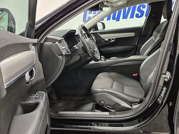 Volvo V90 2 of 8