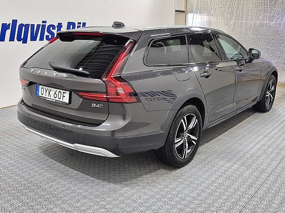 Volvo V90 Cross Country 4 of 8